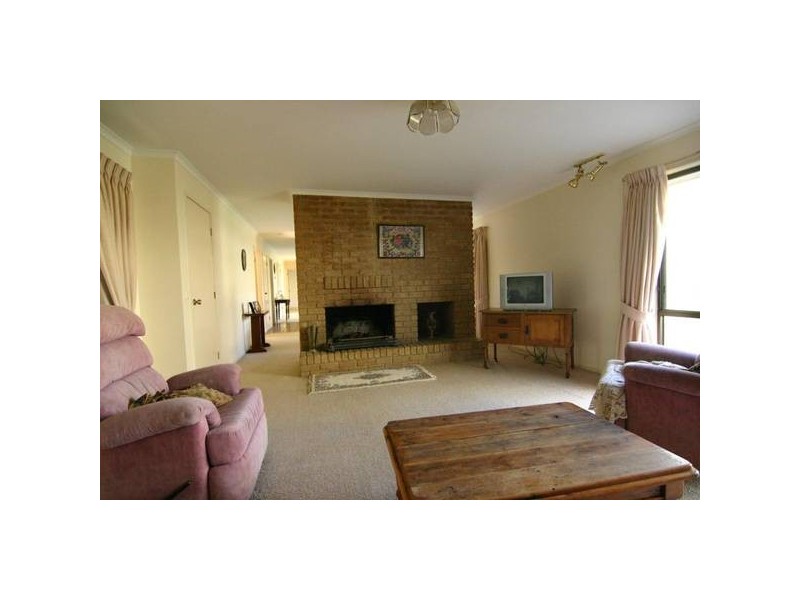 9 Mcloughlin Road, Ararat VIC 3377