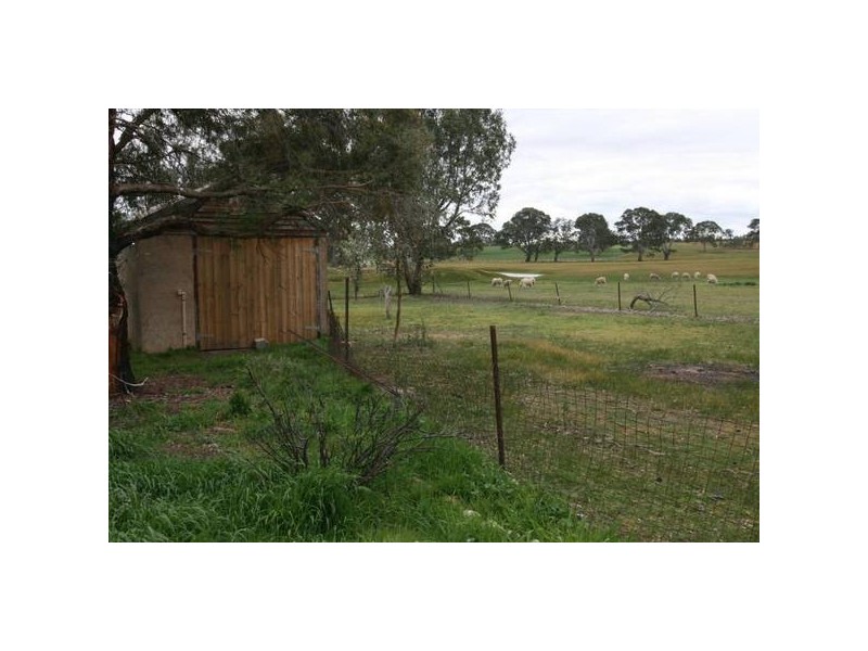 Dunkeld Road, Moyston VIC 3377