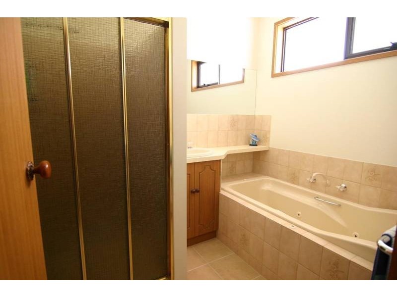 70 Green Street, Elmhurst VIC 3469
