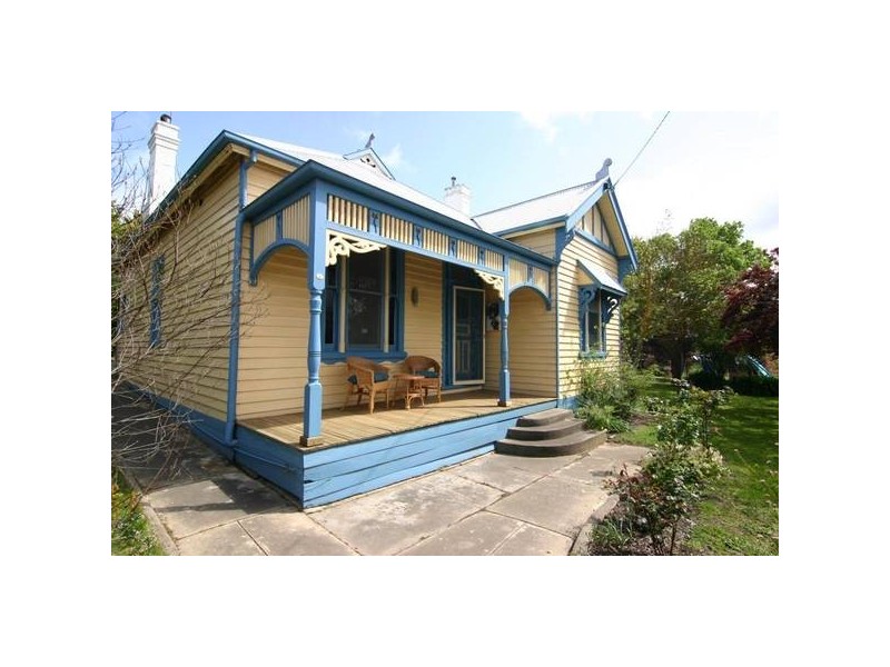 9 Dean Street, Ararat VIC 3377