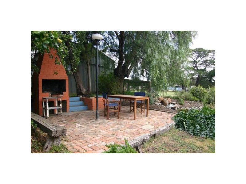 9 Dean Street, Ararat VIC 3377