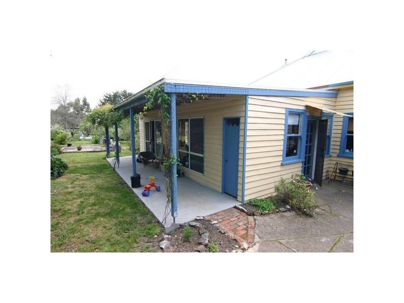 9 Dean Street, Ararat VIC 3377