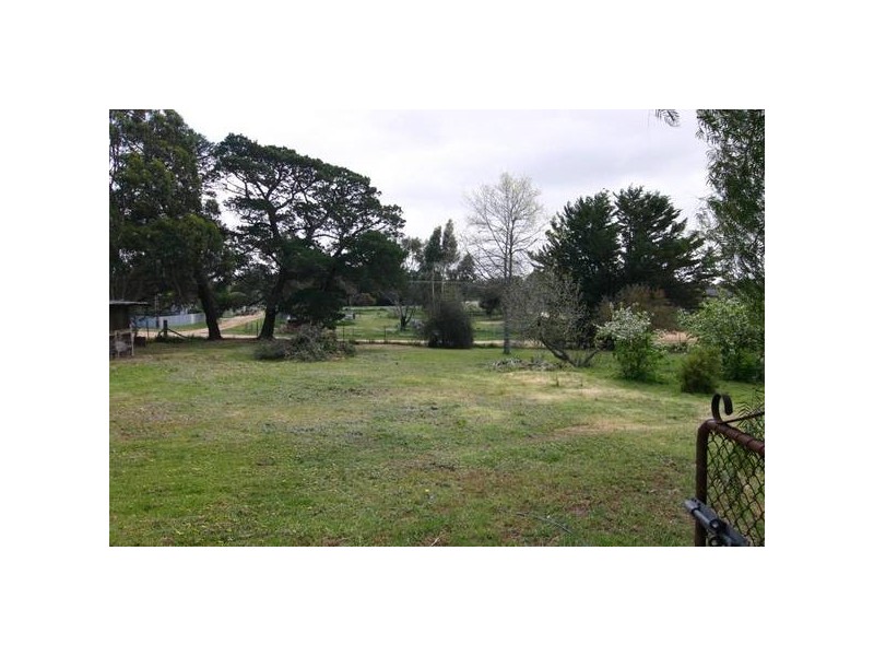 9 Dean Street, Ararat VIC 3377