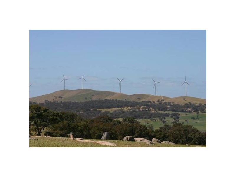 8 Western Highway, Buangor VIC 3375