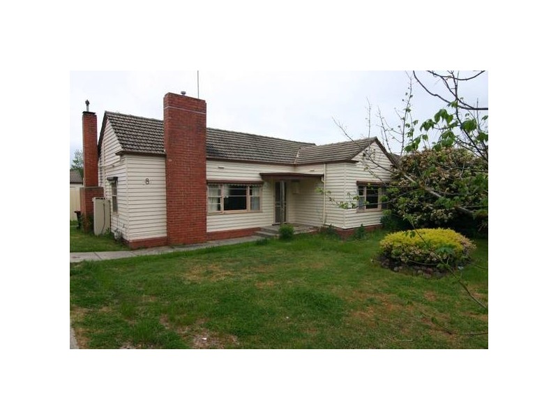 8 Baird Street, Ararat VIC 3377