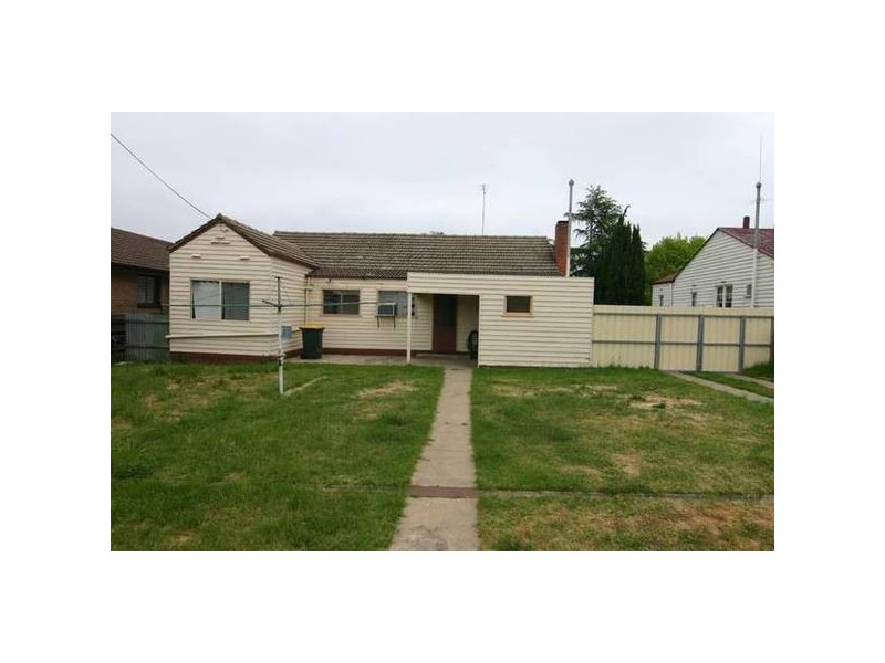 8 Baird Street, Ararat VIC 3377