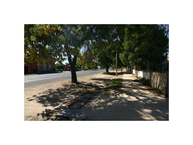 102 Main Street, Great Western VIC 3377