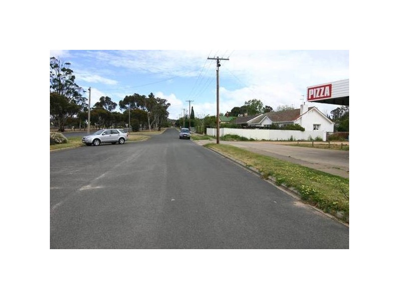 12 Port Fairy Road, Ararat VIC 3377