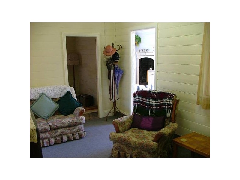 12 Commercial Street, Willaura VIC 3379