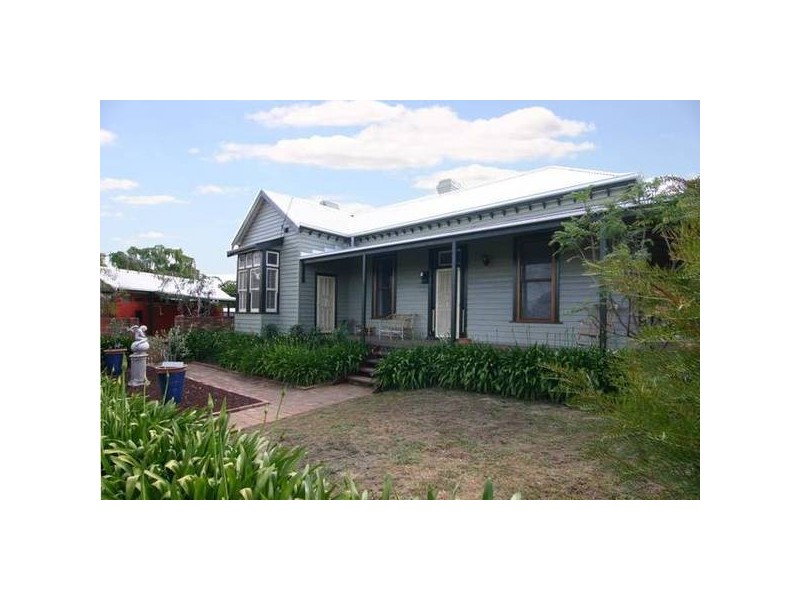 5 George Road, Ararat VIC 3377