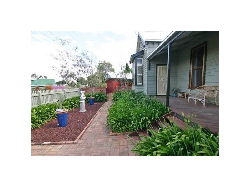 5 George Road, Ararat VIC 3377