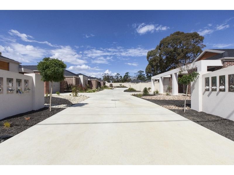1 – 23/ Corner Basham & Lowe Streets, Ararat VIC 3377