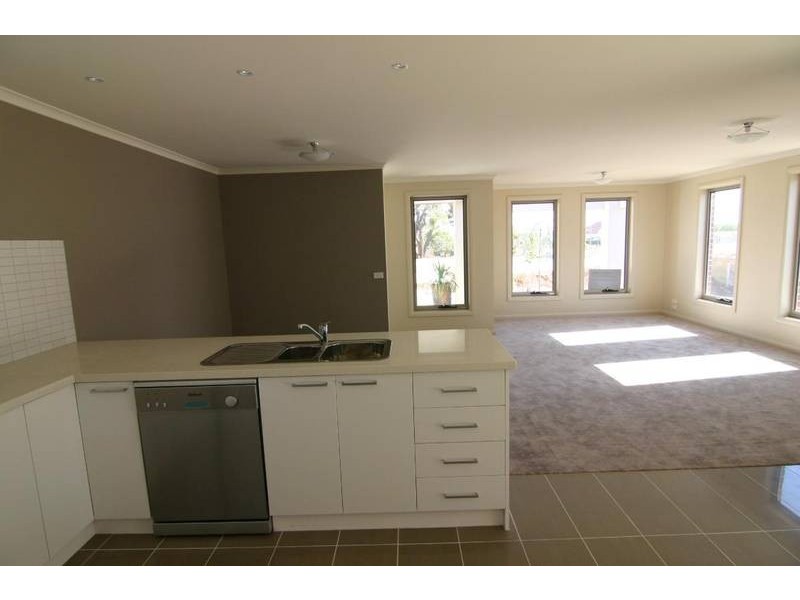 1 – 23/ Corner Basham & Lowe Streets, Ararat VIC 3377