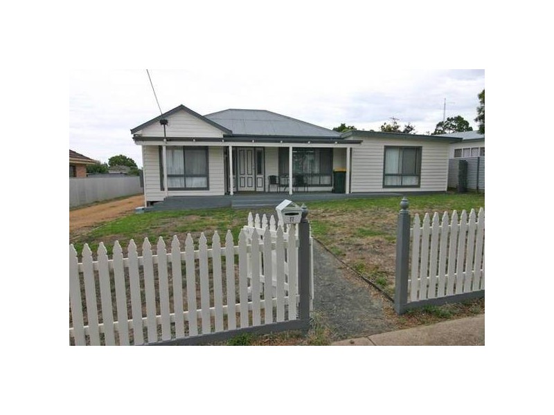 11 Spalding Street, Ararat VIC 3377