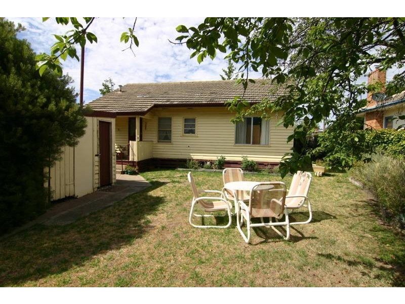 15 Laidlaw Street, Ararat VIC 3377