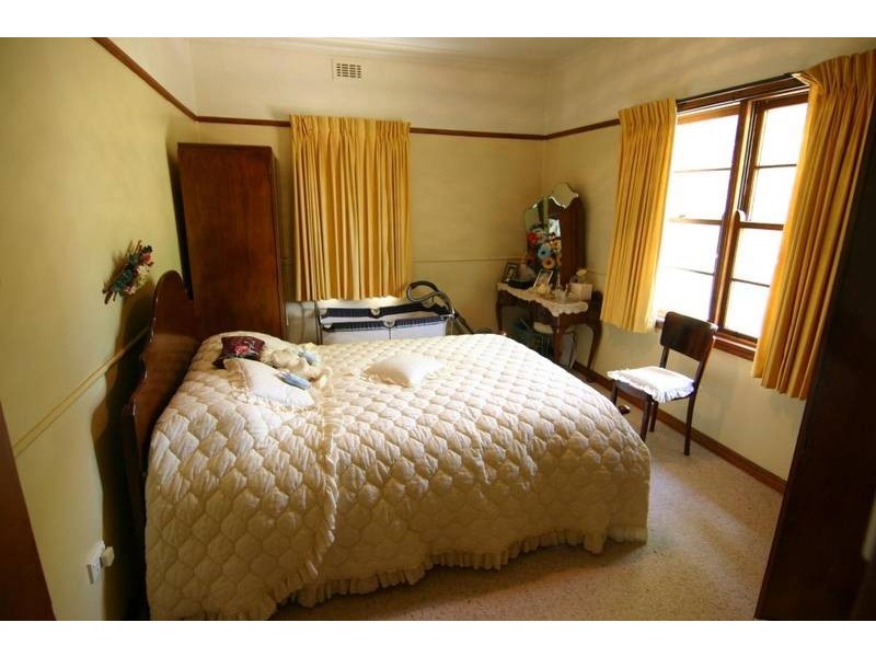 15 Laidlaw Street, Ararat VIC 3377