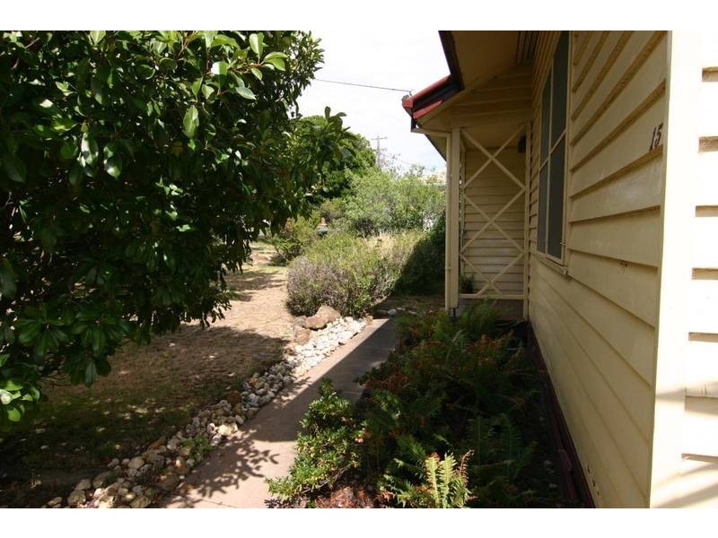 15 Laidlaw Street, Ararat VIC 3377