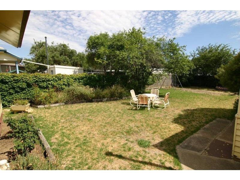 15 Laidlaw Street, Ararat VIC 3377