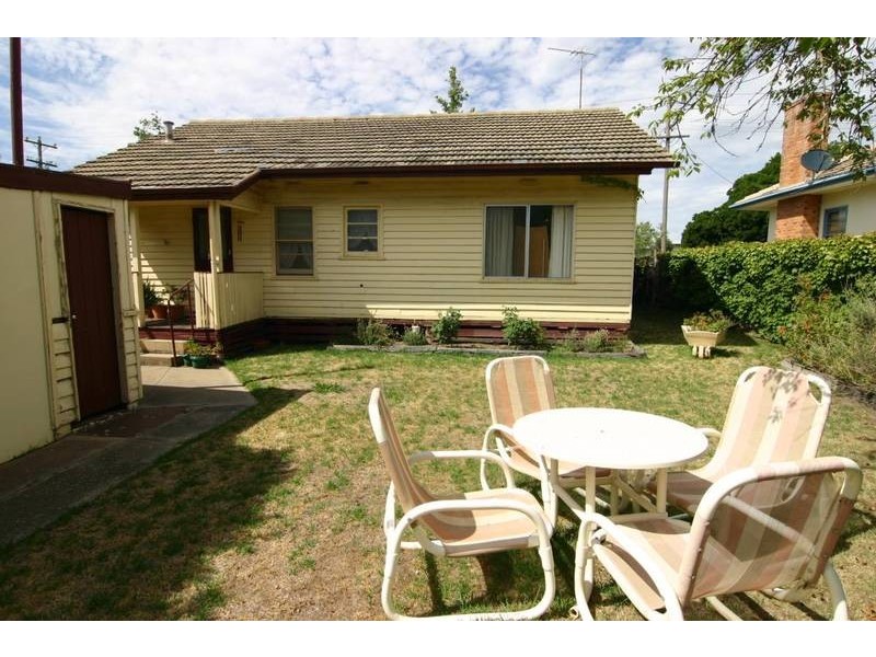 15 Laidlaw Street, Ararat VIC 3377