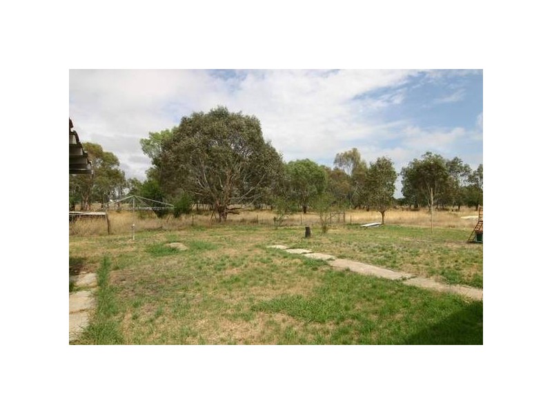 13 Nichol Street, Ararat VIC 3377