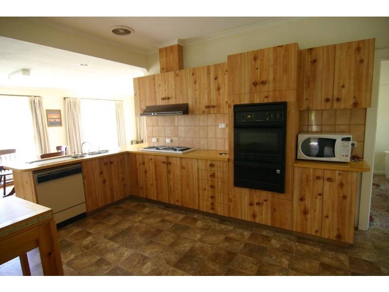 29 McGibbony Street, Ararat VIC 3377