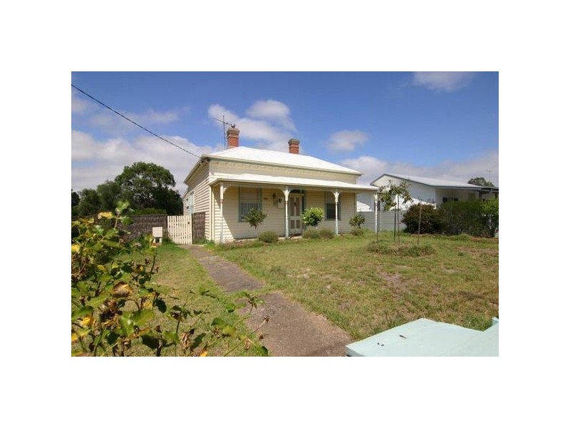 38 McLellan Street, Ararat VIC 3377