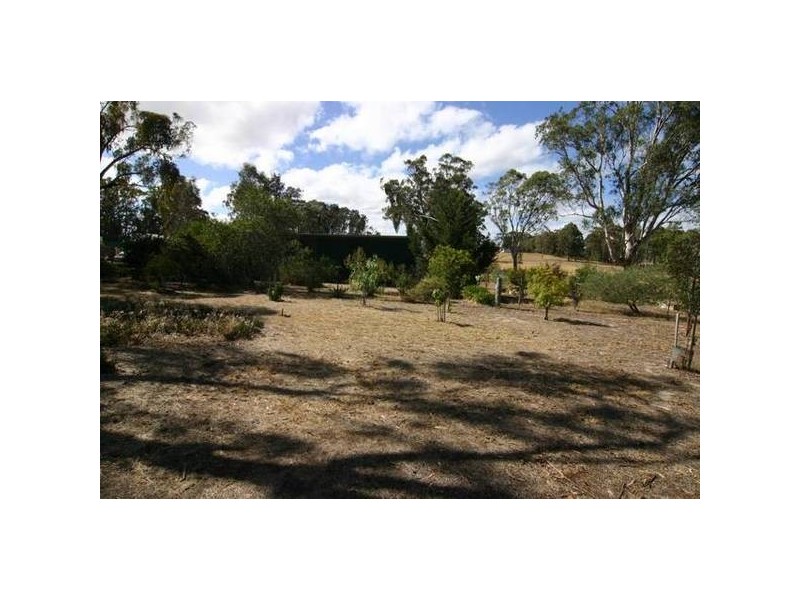 81 Hillarys Road, Elmhurst VIC 3469