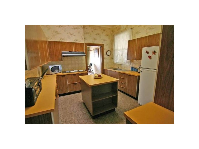 16 Dawson Street, Ararat VIC 3377