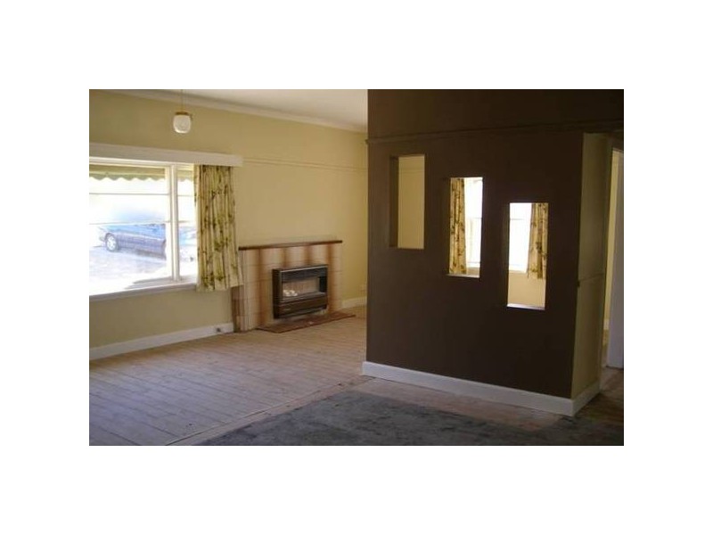 8 Baird Street, Ararat VIC 3377