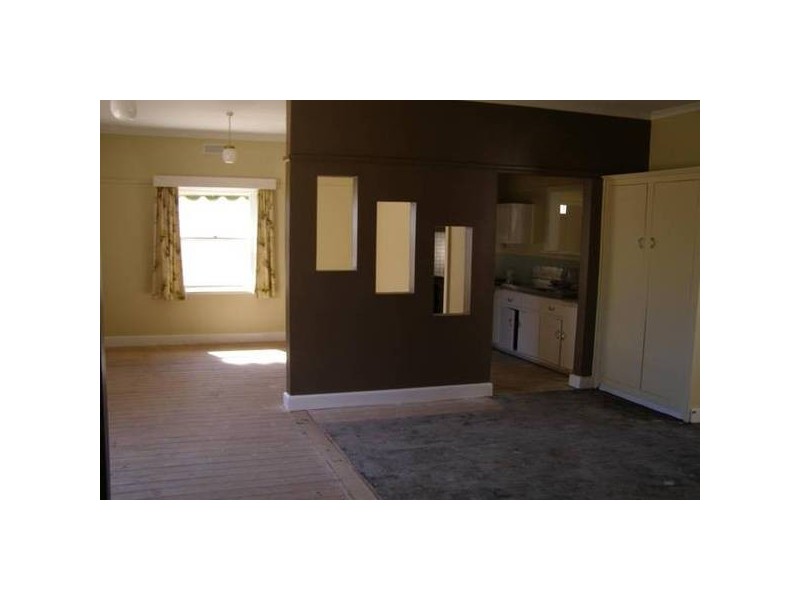 8 Baird Street, Ararat VIC 3377