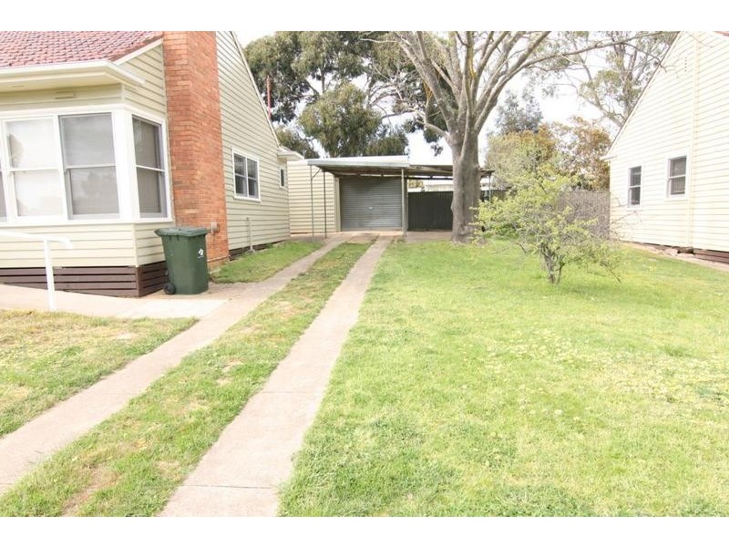 8 Aradale Avenue, Ararat VIC 3377