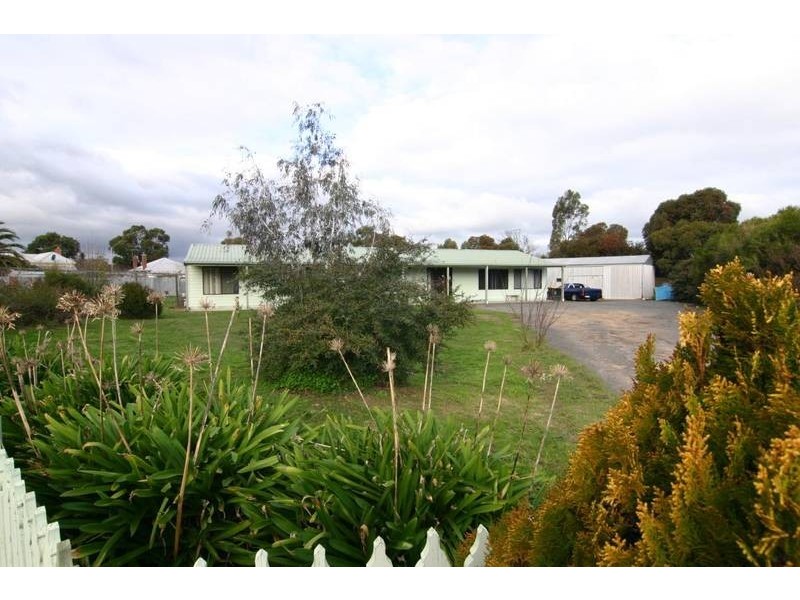 21 Best Street, Ararat VIC 3377