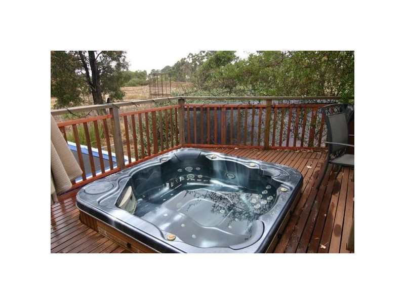 7 Port Fairy Road, Ararat VIC 3377