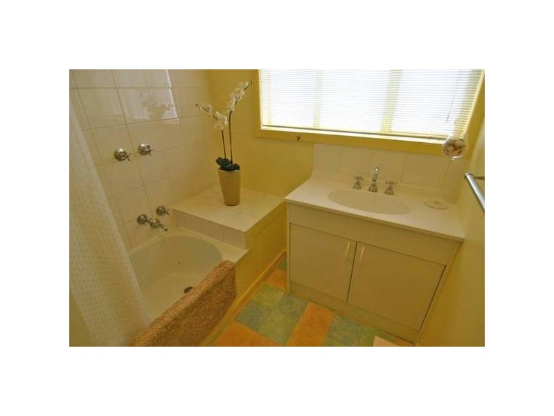 1 Churchill Avenue, Ararat VIC 3377