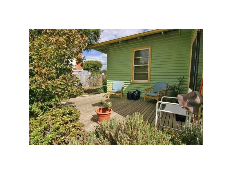 1 Churchill Avenue, Ararat VIC 3377