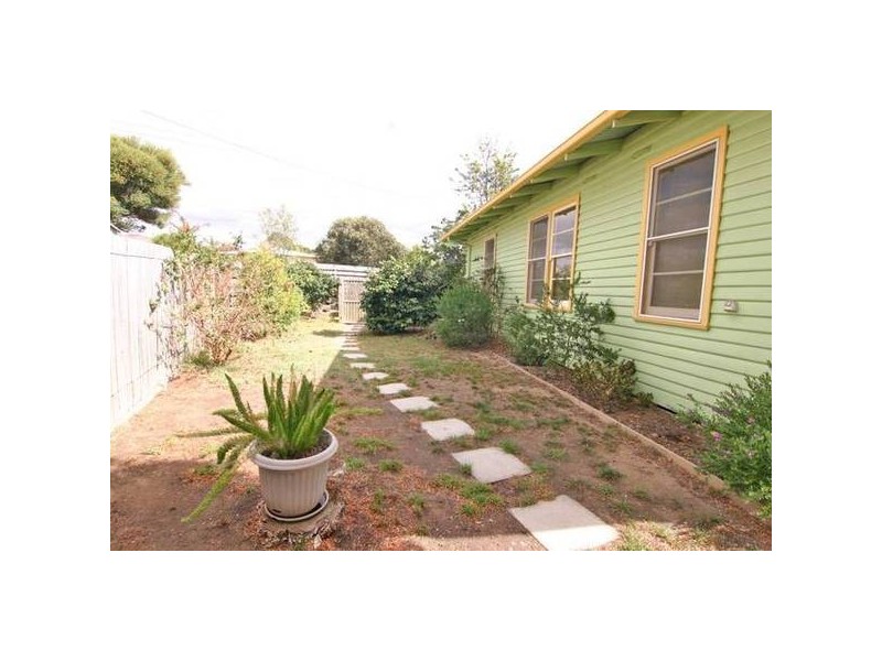 1 Churchill Avenue, Ararat VIC 3377