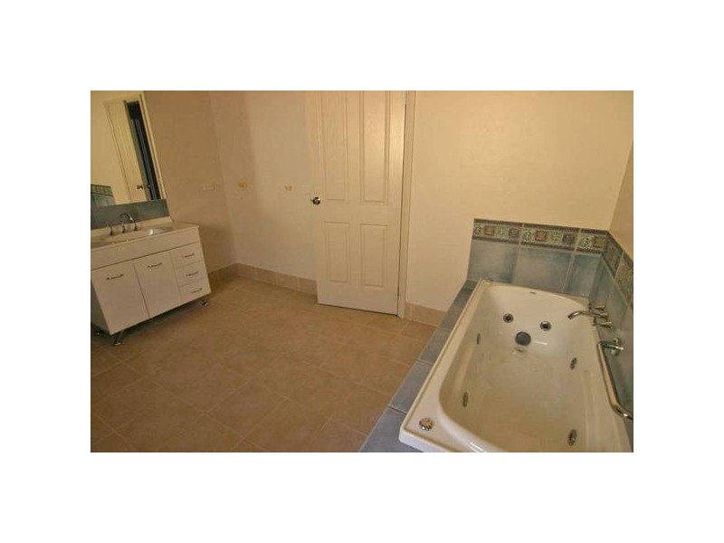 6 Hucker Street, Ararat VIC 3377