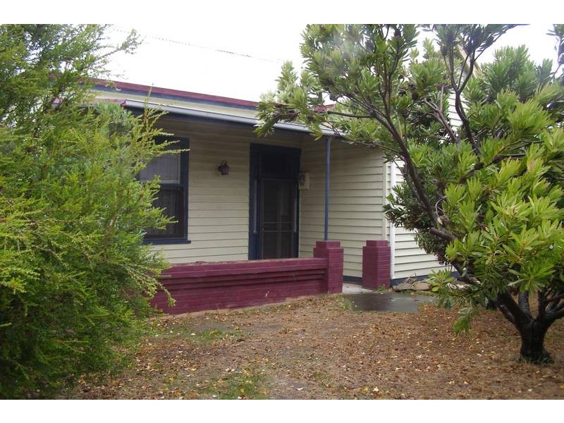 22 Carey Street, Ararat VIC 3377