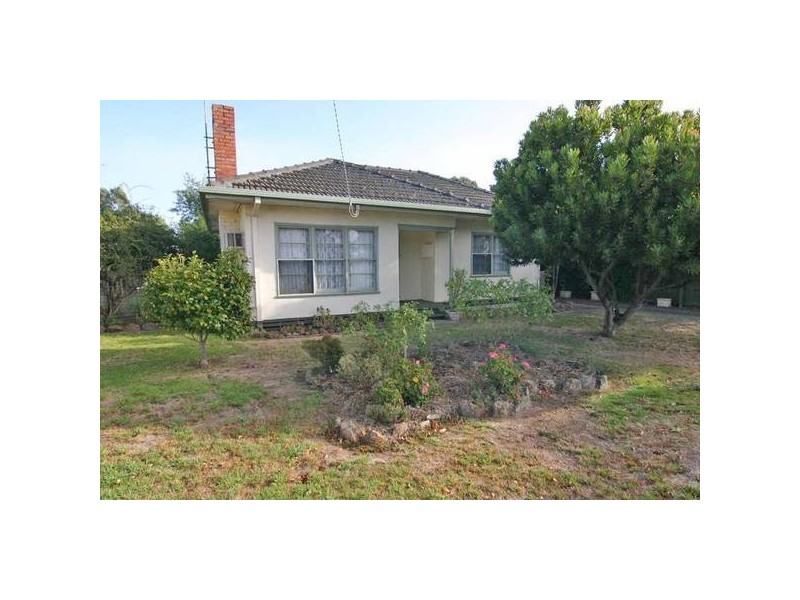 32 Port Fairy Road, Ararat VIC 3377