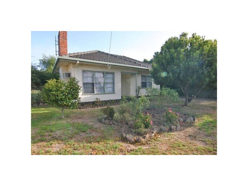 32 Port Fairy Road, Ararat VIC 3377