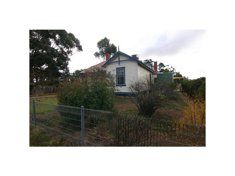 18 School Road, Westmere VIC 3351