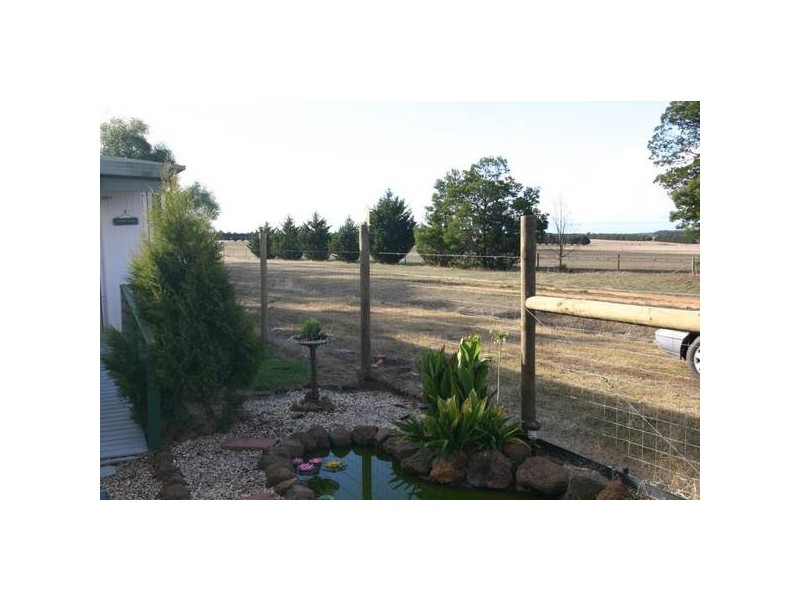 18 School Road, Westmere VIC 3351