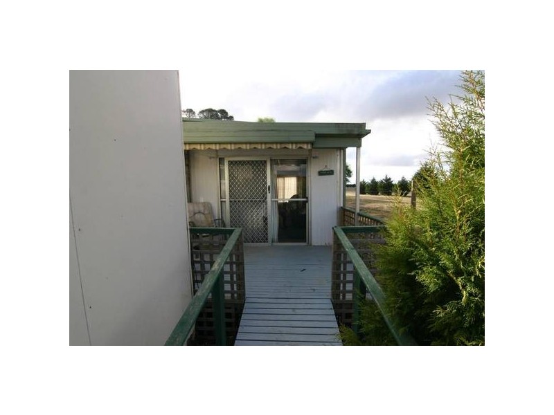 18 School Road, Westmere VIC 3351