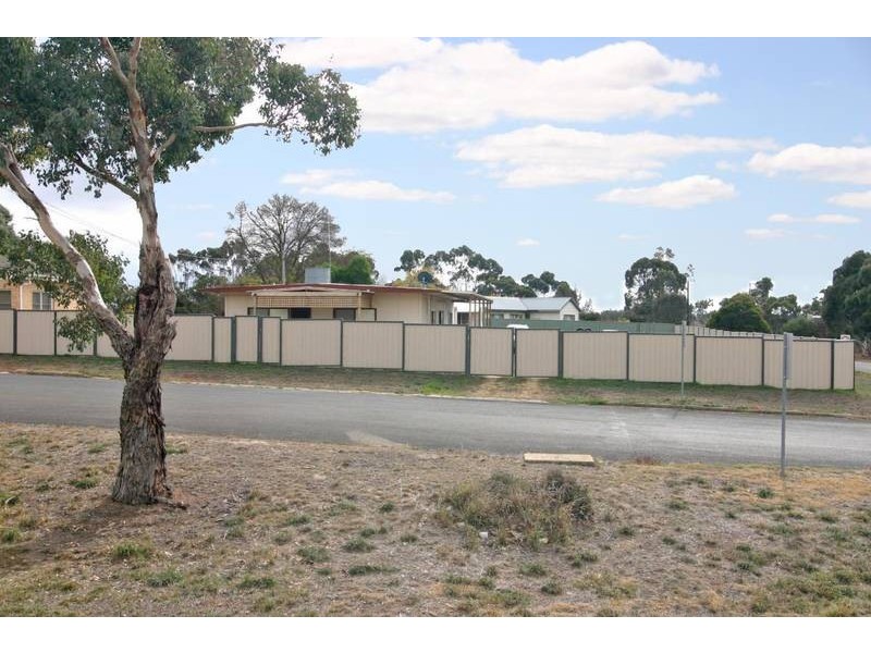 4 Campbell Street, Streatham VIC 3351