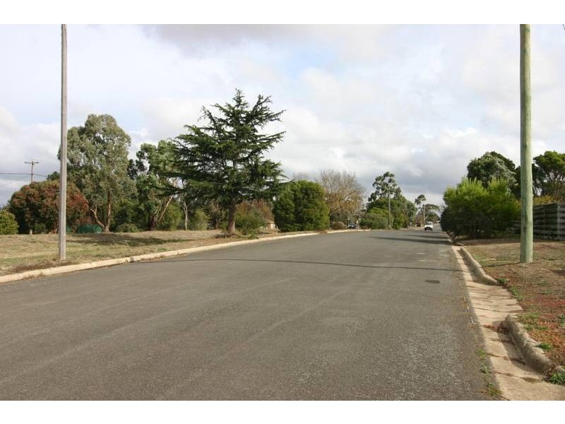 4 Campbell Street, Streatham VIC 3351