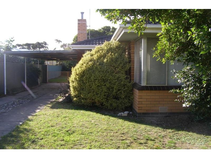 16 Henderson Street, Ararat VIC 3377