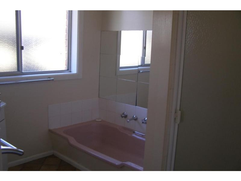 16 Henderson Street, Ararat VIC 3377