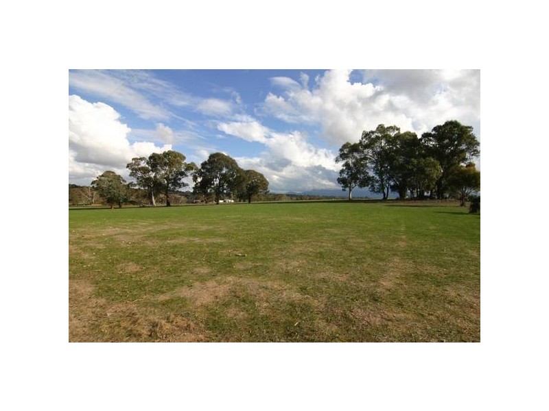 Adelaide Hills Road, Moyston VIC 3377