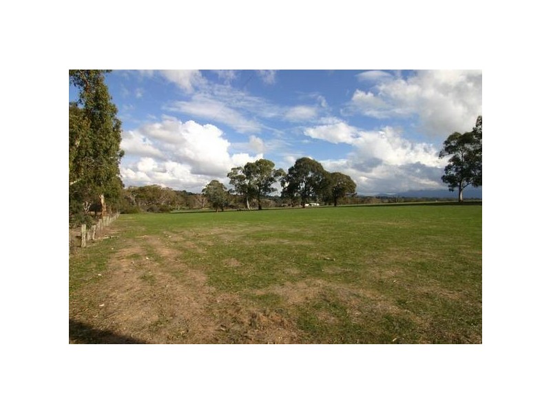 Adelaide Hills Road, Moyston VIC 3377