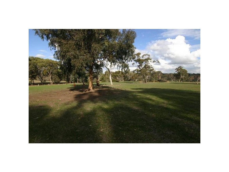 Adelaide Hills Road, Moyston VIC 3377